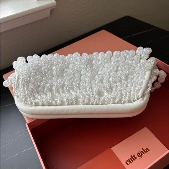 NWOT cult Gaia White Beaded Clutch - Picture 8 of 16